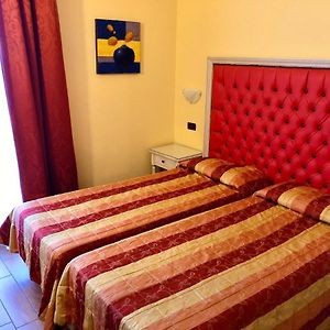 Zimmer mit zwei Einzelbetten